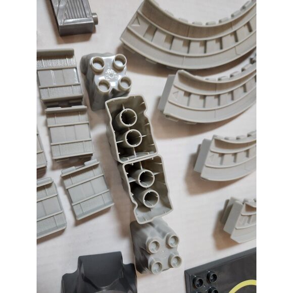 Mega Bloks Train Track Lot – Gray Rails + Extras - Picture 8 of 12